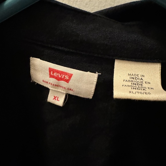 Levi’s top - Picture 2 of 2